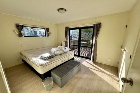 Photo of property in 2/10 Belmont Terrace, Milford, Auckland, 0620