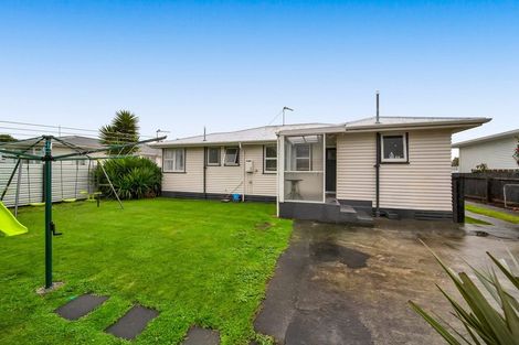Photo of property in 7 Ramanui Avenue, Hawera, 4610