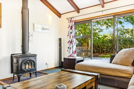 Photo of property in 8 Penton Road, Stanmore Bay, Whangaparaoa, 0932