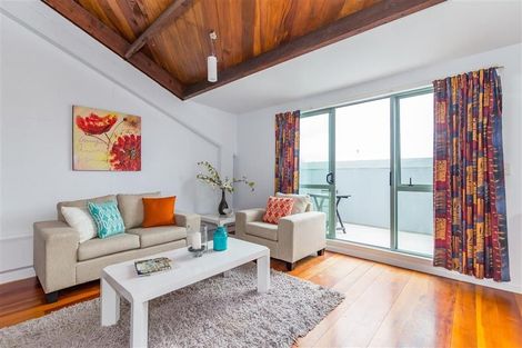Photo of property in Metro Apartments, 220u8 Thorndon Quay, Pipitea, Wellington, 6011