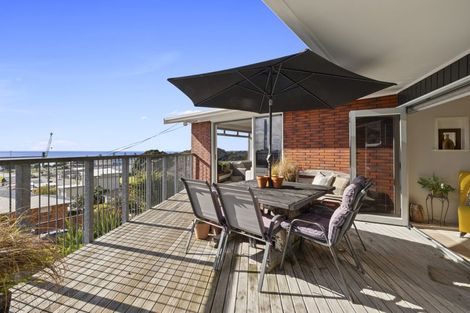 Photo of property in 3 Weston Street, Moturoa, New Plymouth, 4310