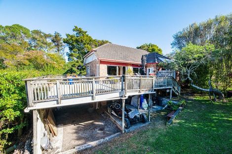 Photo of property in 195 Golf Road, Titirangi, Auckland, 0604
