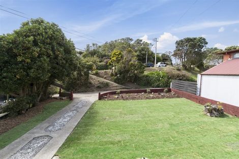 Photo of property in 36 Miles Crescent, Newlands, Wellington, 6037