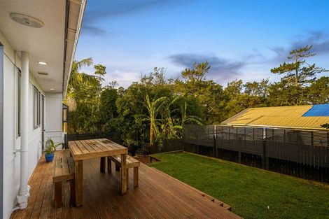 Photo of property in 5 Lowell Place, Massey, Auckland, 0614