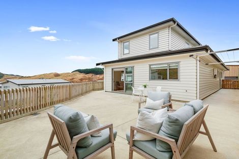 Photo of property in 127 Amesbury Drive, Churton Park, Wellington, 6037