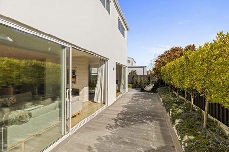 Photo of property in 17 Strowan Road, Strowan, Christchurch, 8052