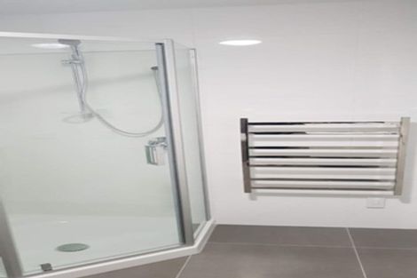 Photo of property in 115 Karepiro Drive, Stanmore Bay, Whangaparaoa, 0932