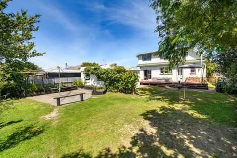 Photo of property in 5 Rangitira Avenue, Palmerston North, 4414
