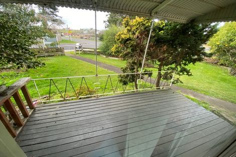 Photo of property in 2 President Avenue, Papakura, 2110