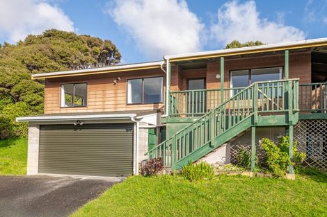 Photo of property in 22 Albatross Close, Whitby, Porirua, 5024