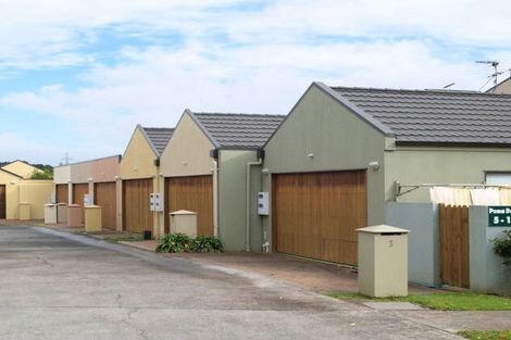 Photo of property in 9 Puma Drive, Golflands, Auckland, 2013
