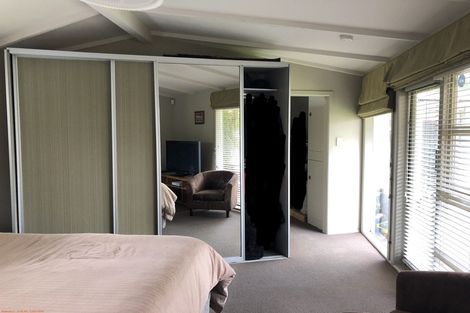 Photo of property in 4 Manutara Avenue, Forrest Hill, Auckland, 0620