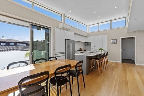 Photo of property in 49 Seaview Road, Castor Bay, Auckland, 0620