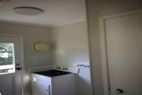 Photo of property in 90 Kemp Road, Massey, Auckland, 0614