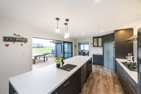 Photo of property in 52 Centre Road, Aokautere, Palmerston North, 4471