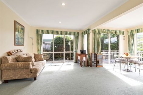 Photo of property in 34 Amesbury Drive, Churton Park, Wellington, 6037
