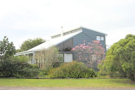 Photo of property in 19 Meadow Drive, Whitianga, 3510