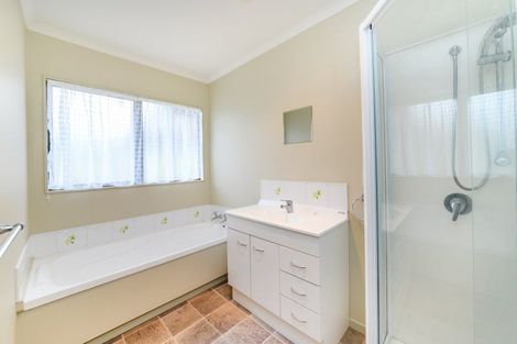 Photo of property in 2 Logan Grove, Feilding, 4702