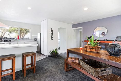 Photo of property in 25 Heathglen Avenue, Parklands, Christchurch, 8083