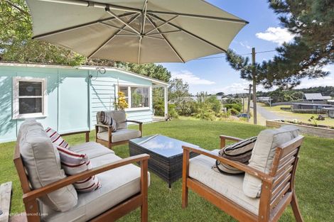 Photo of property in 8 Signal Street, Foxton Beach, Foxton, 4815