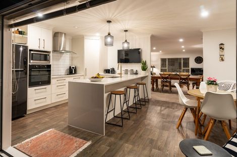 Photo of property in 2 Patterson Lane, Raumati Beach, Paraparaumu, 5032