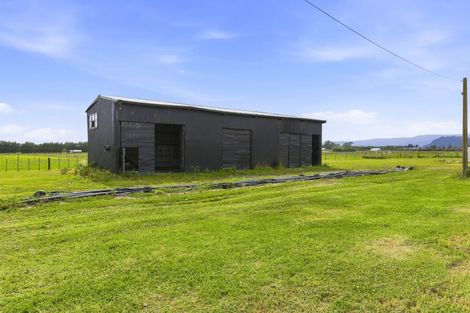 Photo of property in 225 Kuku Beach Road, Kuku, Levin, 5570