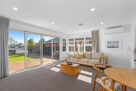 Photo of property in 15 Wingate Street, Redwood, Christchurch, 8051