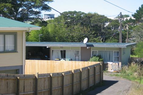 Photo of property in 12 Kaponga Crescent, New Lynn, Auckland, 0600