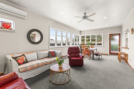 Photo of property in 82 Latham Street, Marewa, Napier, 4110