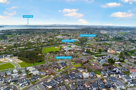 Photo of property in 5 Mcwhirters Farm Lane, Massey, Auckland, 0614