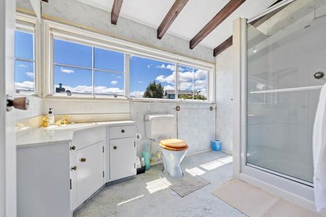 Photo of property in 10 Te Hepera Street, Waipahihi, Taupo, 3330