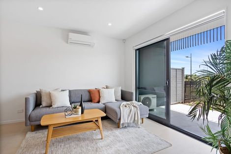 Photo of property in 4 Juniper Drive, Rosehill, 2113