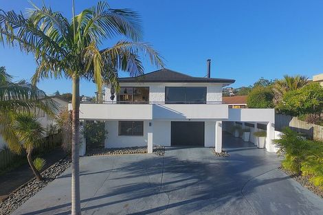 Photo of property in 3 Elgin Place, Red Beach, 0932