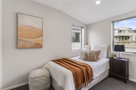 Photo of property in 49f Lancaster Road, Beach Haven, Auckland, 0626