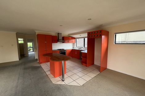 Photo of property in 12 Lone Tree Avenue, Te Atatu Peninsula, Auckland, 0610