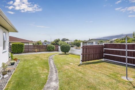 Photo of property in 20 Matai Street, Waikanae, 5036