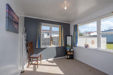 Photo of property in 100 Hathaway Street, Stratford, 4332