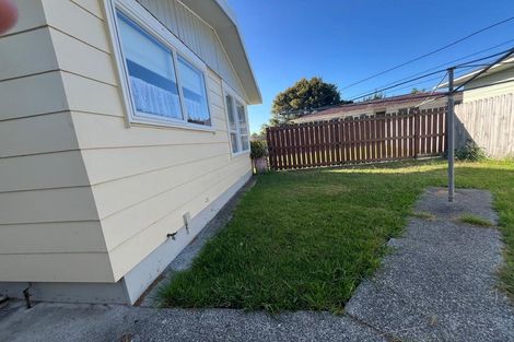 Photo of property in 70 Racecourse Road, Waiuku, 2123