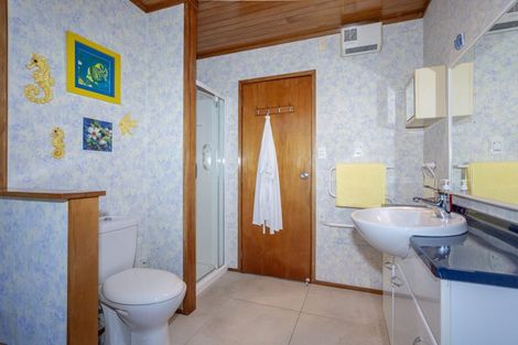 Photo of property in 2/21 Helvetia Drive, Browns Bay, Auckland, 0630