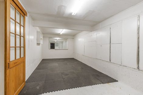 Photo of property in 44 Kahu Road, Paremata, Porirua, 5024