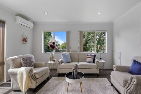 Photo of property in 58 Blanes Road, Weymouth, Auckland, 2103