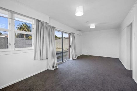 Photo of property in 1/306 Devon Street West, New Plymouth, 4310