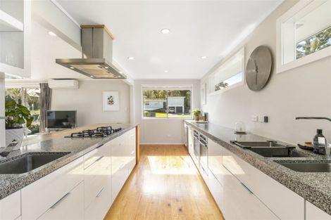 Photo of property in 46 Lynden Avenue, Hillcrest, Auckland, 0627