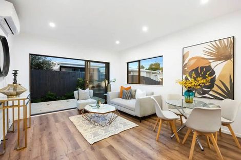 Photo of property in 5/81 Vodanovich Road, Te Atatu South, Auckland, 0610