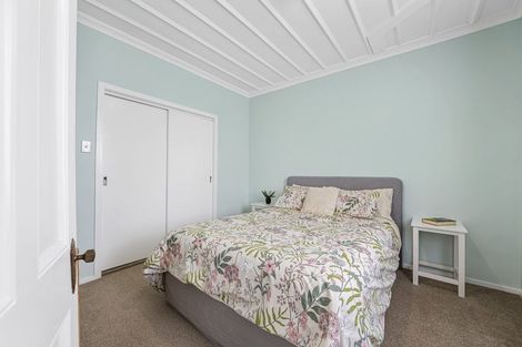 Photo of property in 13 Karaka Street, Helensville, 0800