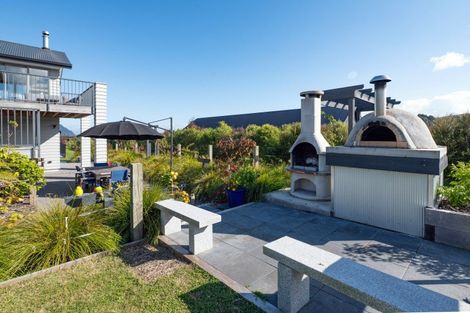 Photo of property in 9 Lancewood Way, Kinloch, Taupo, 3377