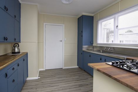 Photo of property in 11 Renfrew Place, Highbury, Palmerston North, 4412