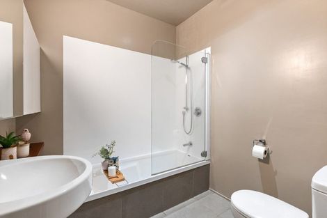 Photo of property in 16/2 Onslow Road, Khandallah, Wellington, 6035