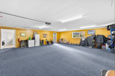 Photo of property in 44 Tutakarae Road, Kelvin Grove, Palmerston North, 4470
