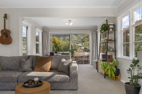 Photo of property in 21 Cecil Road, Tawa, Wellington, 5028